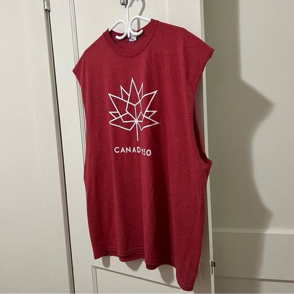 3/$15 ✨ Red Canada 150 Cutoff Tank - Picture 6 of 6
